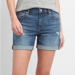 GAP Denim 5” Distressed Shorts Women’s Size 6/28 Blue